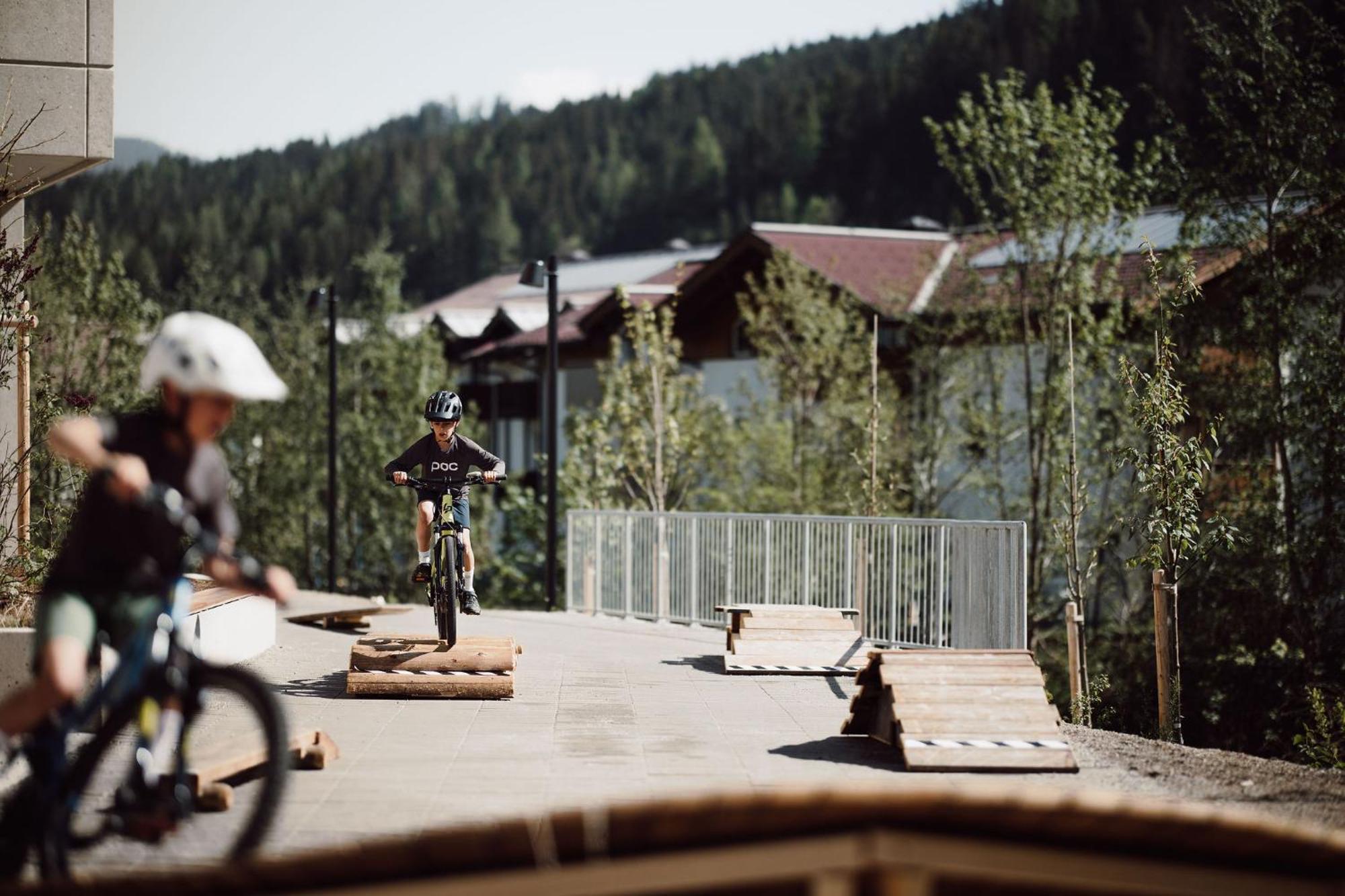 Dips&Drops - The First Bike And Ski Hub Flachau Zewnętrze zdjęcie